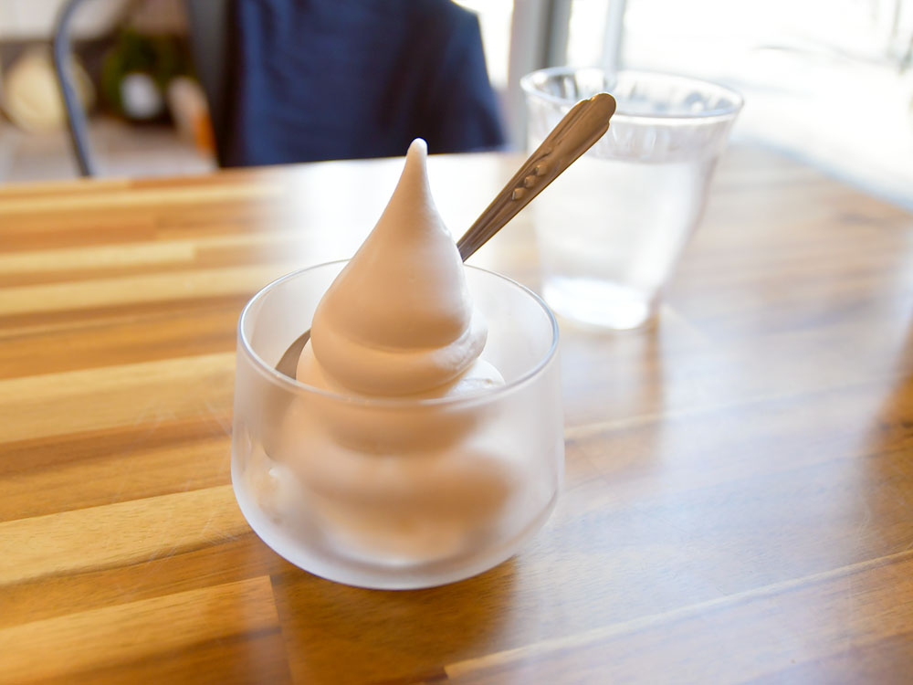 「ふわっふわのソフトクリーム」¥390