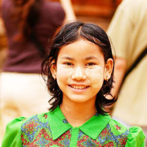 ミャンマー震災復興支援・高島史於写真展「取り戻そうミャンマーの美を」