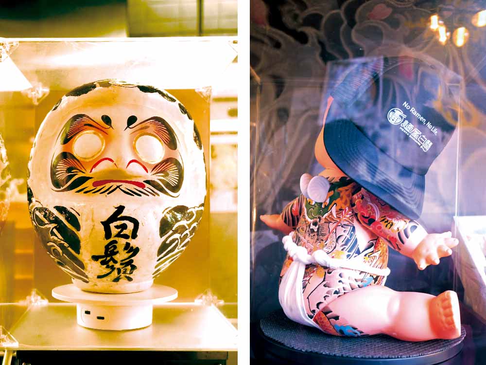 和彫のだるまさんとキューピーちゃん。